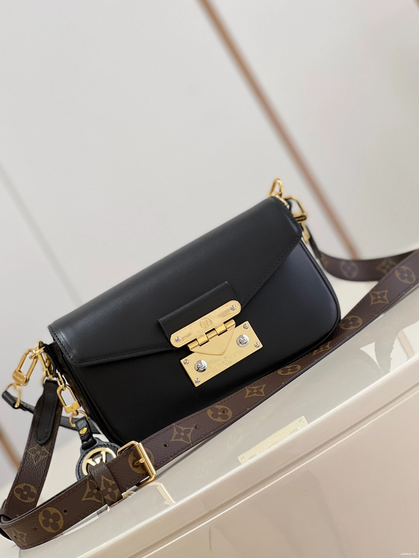 WIS Vuitton Louis SWING 1030